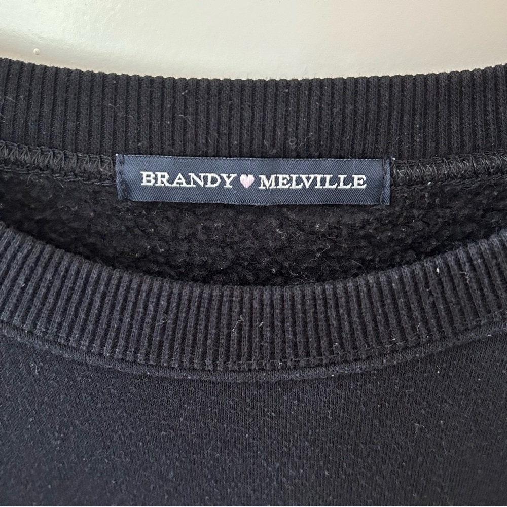 Brandy Melville New York Crewneck Sweatshirt - Picture 3 of 3